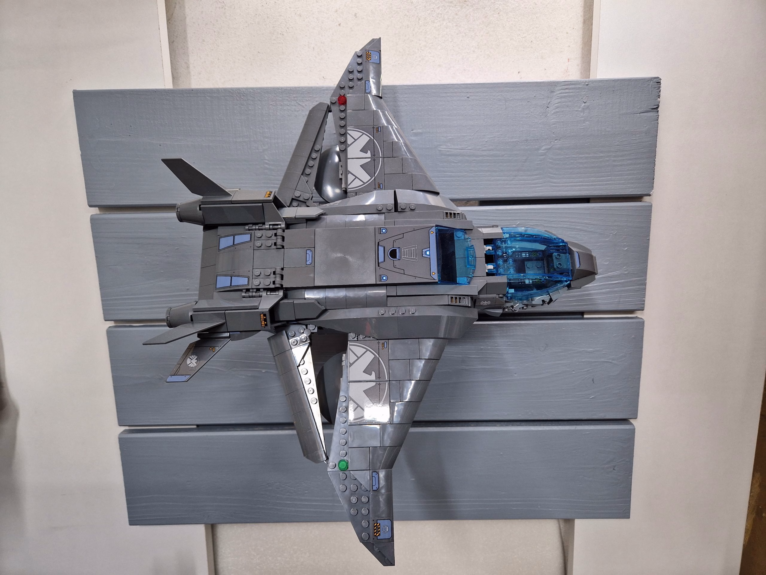 Wandhalter für: LEGO #76248 Marvel Der Quinjet der Avengers – Bild 4